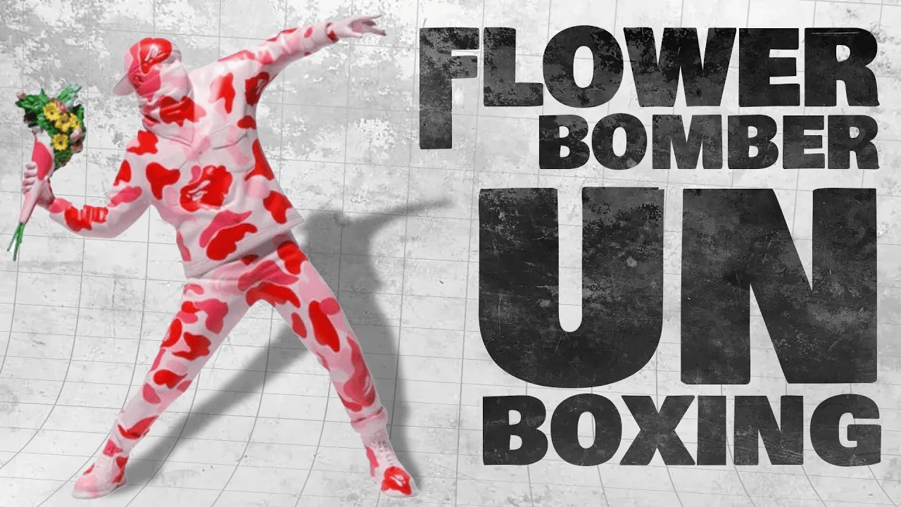 Unboxing: Banksy x BAPE Flower Bomber Figure - 设计师玩具行业的